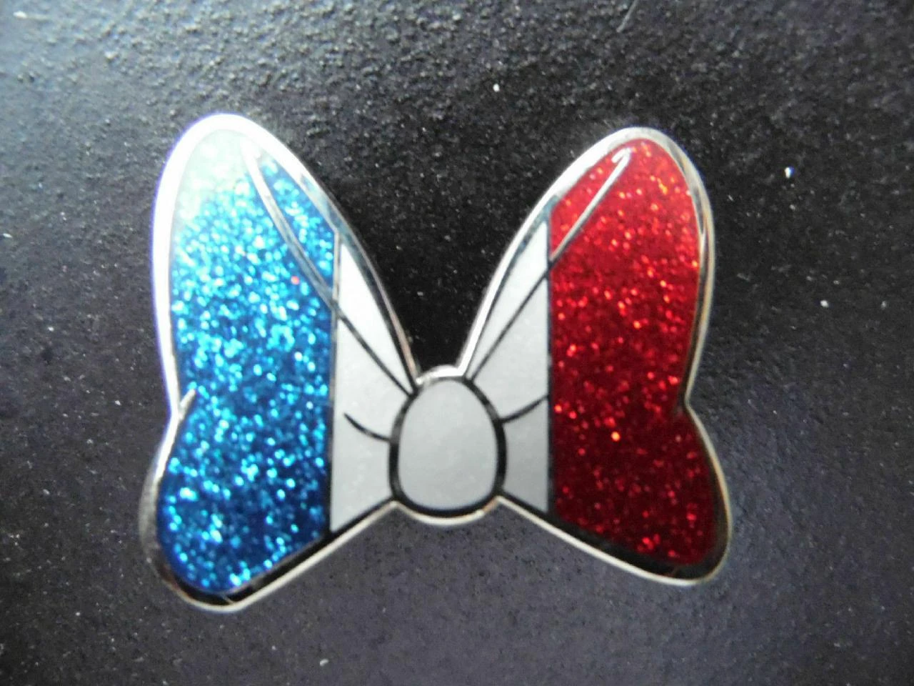 Rare Pins Disney Disneyland Paris : noeud Minnie France